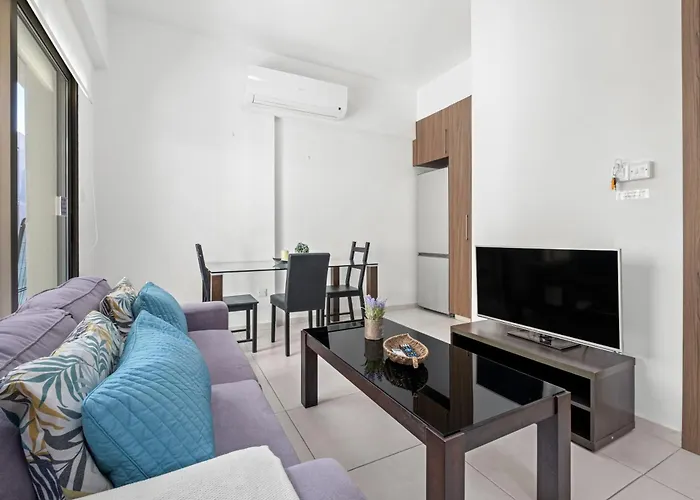 Apartment Downtown 1 Bedroom Larnaka