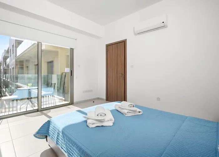 Downtown 1 Bedroom * Ларнака